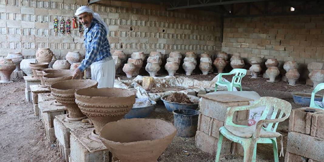 Baba-oğul el ele veriyor, killi topraktan çıkarıyor! Unutulmasına izin vermiyorlar: Taleple birlikte daha çok üretiyorlar 6